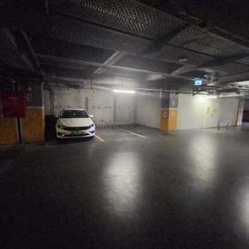 Kapalı Otoparkta Boş Yer Olmasına Rağmen Engellileri Açık Otoparka Yönlendiren Yönetim