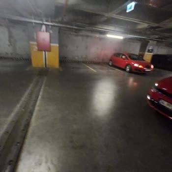Kapalı Otoparkta Boş Yer Olmasına Rağmen Engellileri Açık Otoparka Yönlendiren Yönetim