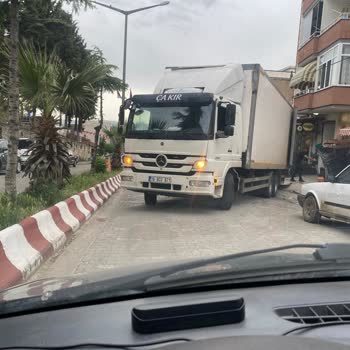 Şok Market Lapseki Şubesinde Araç Çekme Zorlaması Ve Saygısız Müşteri Tutumu