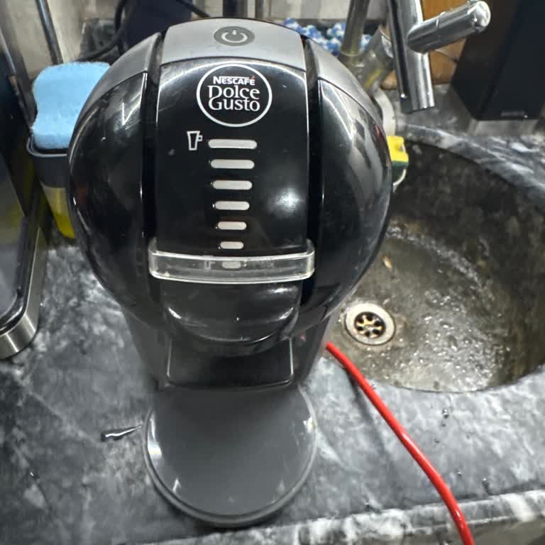 Su Almayan Delonghi Kahve Makinesi İçin Yetkili Servis Talebi