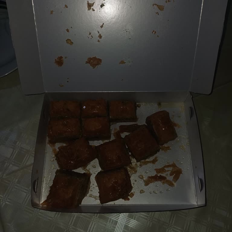 Bayat Baklava Ve Ekler, Şube Personeli Ve Telefon Desteği İlgisizliği
