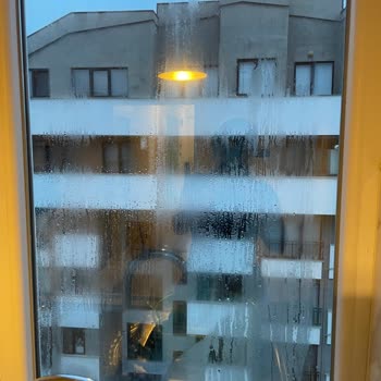 Mutfaktaki Cam Pencere Kullanılamaz, Şirketle İletişim Sağlanamıyor