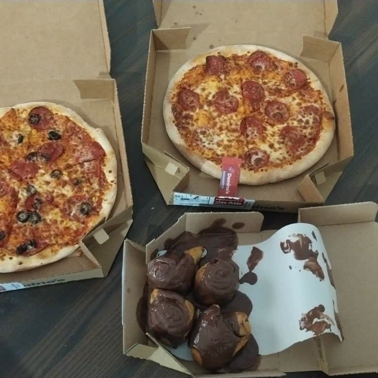 Domino's Pizza’da Kalitesiz Ve Görünüşü Bozuk Pizza İçin Hayal Kırıklığı
