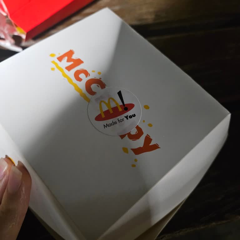 Ankara Kızılay Karanfil McDonald's Şubesinde Sürekli Yanlış Sipariş Paketi