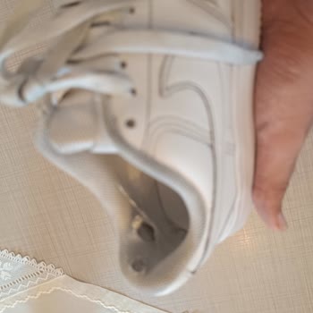 Nike Ayakkabım 6 Ayda Yırtıldı, Mağaza Sorumluluk Reddi