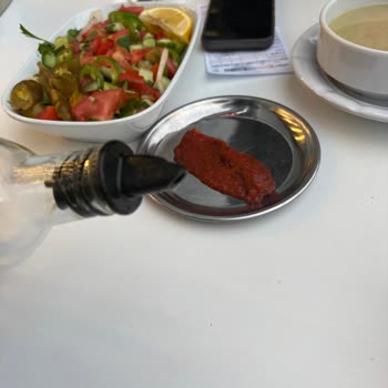 Hijyen Ve Servis Eksikliği, Üç Kez Döner Yok