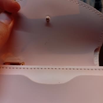 LCW Piazza Avm'de Satın Alınan Pembe Cüzdanın Çıtçıtı Kırıldı