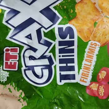 Eti Crax Thins Paketi İçinde Belirlenemeyen Siyah Cisimler Sağlık Ve Hijyen Endişesi