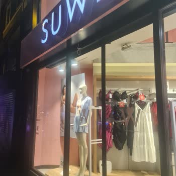 Suwen Lotus Walk Mağazasında Resmi Kapanış Saatinden Önce Giriş Reddi