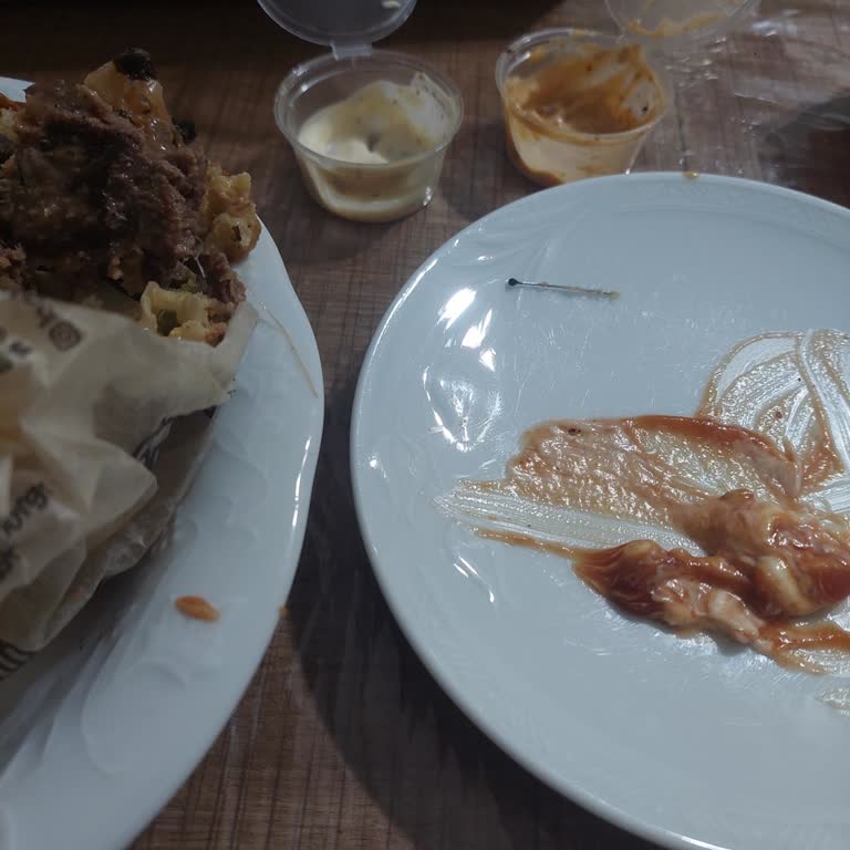 Balta Burger Hamburgerinde İğne Bulunması, Sağlık Tehlikesi Ve İade Talebi