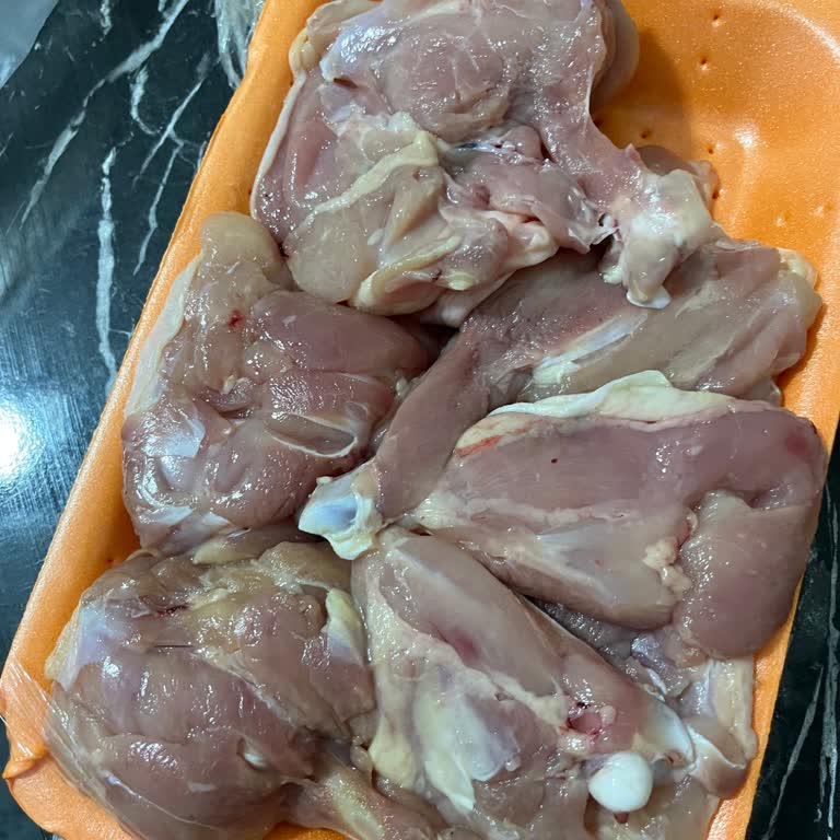 Kocaeli Zırhlı Gross Markette Bozulmuş Tavuk Ürünü İçin İade Talebi