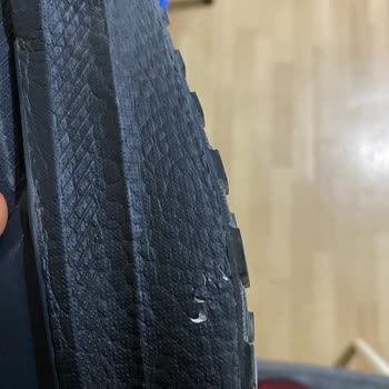 Adidas Ultraboost GoreTex Ayakkabının Hızlı Yırtılması Ve Kalite Hayal Kırıklığı