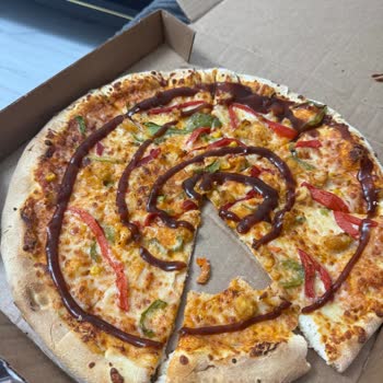Domino's Şubesinde Bozuk Pizza ve Kaba Müşteri Hizmeti
