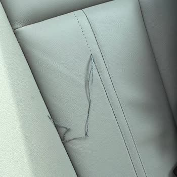 Costuras del Asiento del Audi A3 Se Rompen, Exijo Reparación