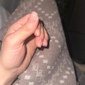 Su Beauty Nail | İstanbul Randevu Gecikmesi, Kalitesiz Jel Tırnak Ve Hijyen Eksikliği