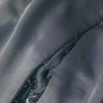Defolu Abiye Ve Saygısız Müşteri Hizmeti