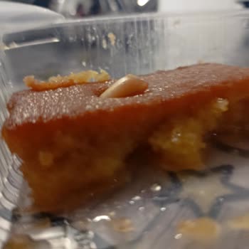 Adana BİM Şubesinde Bozuk Özsüt Tatlısı Nedeniyle Zehirlenme