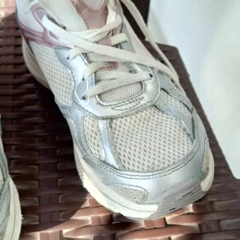 Beyaz Skechers Ayakkabım Kısa Sürede Karardı, Değişim İstiyorum