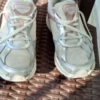 Beyaz Skechers Ayakkabım Kısa Sürede Karardı, Değişim İstiyorum