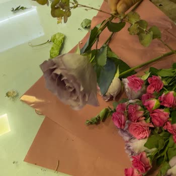 Çiçek Sepeti Aldığım Görseldeki Gibi Buketler Gelmedi, Çürük Ve Eksik Ürün İçin Tam İade Talebi