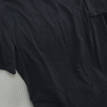 Mavi'den Gelen Tshirt Paketi Korumasız Ve Buruşuk Şekilde Teslim Edildi