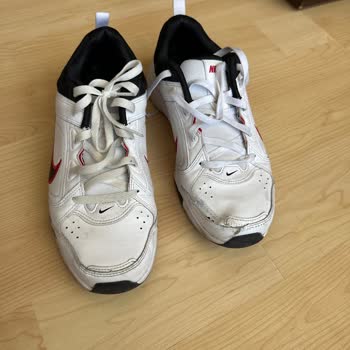 10 Günde Nike Ayakkabısında Büyük Yırtılma Ve Mağaza Tarafından Üretim Hatası Reddedildi