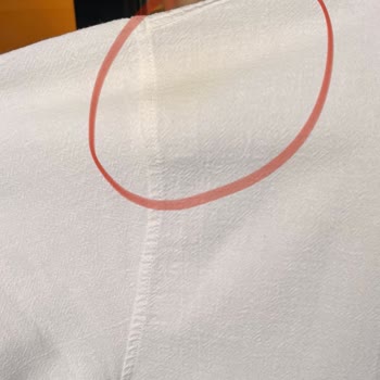 Parfüm Kıyafete Sarı Lekeler Bırakıyor Ve Çözüm Sunulmuyor