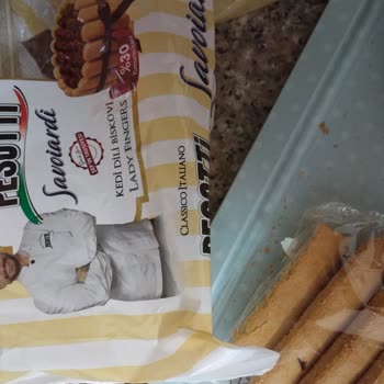 Kedi Dili Bisküvilerinde Kırık, Açık Paket Ve Yabancı Madde Şikayeti