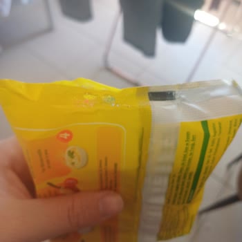 A101 Bandırma Şubesinde Açık Ambalajlı Indomie Paketi Hijyen Endişesi