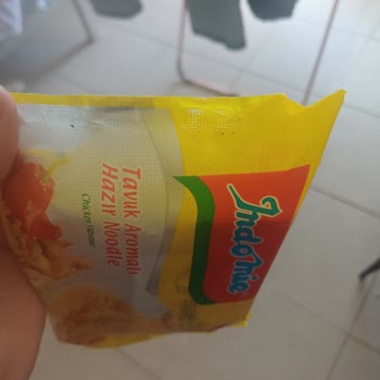 A101 Bandırma Şubesinde Açık Ambalajlı Indomie Paketi Hijyen Endişesi