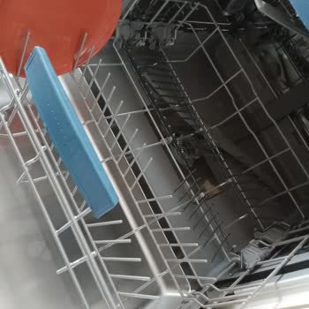 Bosch Ankastre Bulaşık Makinesinde Sepetlerin Hızlı Paslanması Ve Ücretsiz Değişim Talebi