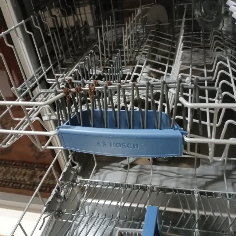 Bosch Ankastre Bulaşık Makinesinde Sepetlerin Hızlı Paslanması Ve Ücretsiz Değişim Talebi