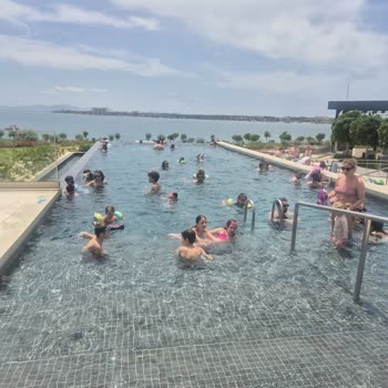 Isıtmasız Havuzlar Ve Personel Eksikliği