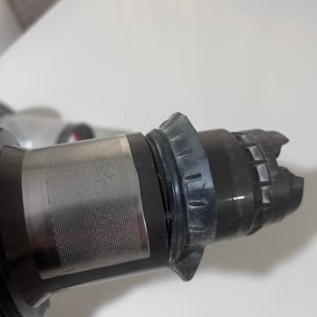 Dyson V12 Süpürge Borusu Sürekli Kırılıyor Ve Servis Ücreti Aşırı Yüksek