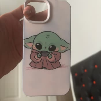Bej Telefon Kılıfının Üç Gün İçinde Renk Değiştirmesi