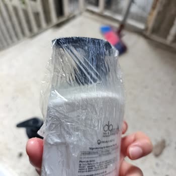 Patlamış Şampuan Şişeleri Ve Yardımsız Müşteri Hizmeti