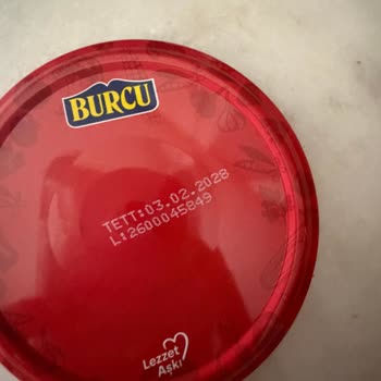 Aybimaş Mağazasında Satın Alınan Burcu Domates Salçası Açıldığında Küf Şüphesi Oluştu