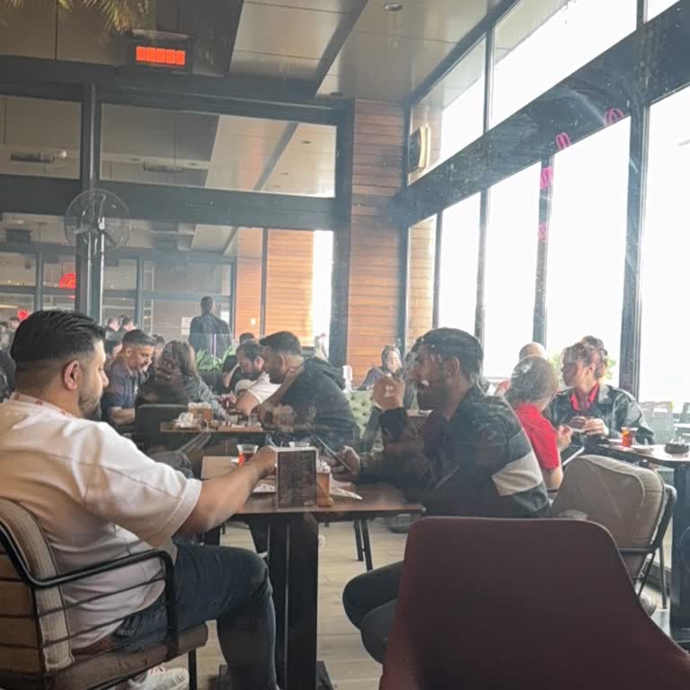 Kapalı Chocolabs Café’de Sigara İçilmesi Ve Cam Arızası