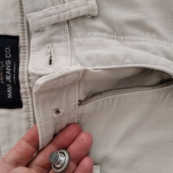Mavi Mağazası Düğmesi Çıkan Pantolonuma Garanti Süresi Nedeniyle Yardım Reddetti