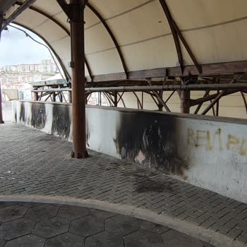 Pamuklar Mahallesi Parkı Bakımsızlığı Çocuk Güvenliğini Tehdit Ediyor