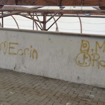 Pamuklar Mahallesi Parkı Bakımsızlığı Çocuk Güvenliğini Tehdit Ediyor