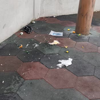 Pamuklar Mahallesi Parkı Bakımsızlığı Çocuk Güvenliğini Tehdit Ediyor