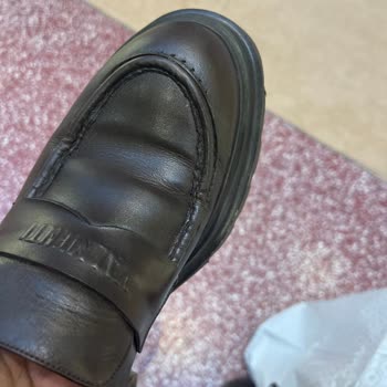 Üretim Hatası Olan Ayakkabı İçin Değişim Ve Mağaza İlgisizliği