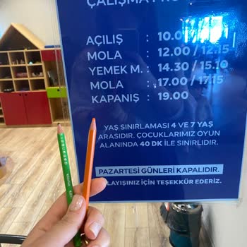 Nevmekan Üsküdar’da Çocuklar Yaş Sınırı Nedeniyle Oyun Alanına Giremedi Ve Personel Soğuk Davranış