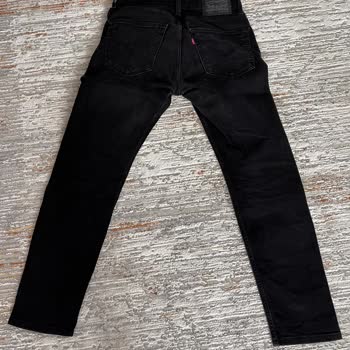 Levi’s Siyah Jean Pantolonunda Renk Solması Ve Değişim Talebi