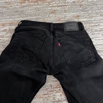 Levi’s Siyah Jean Pantolonunda Renk Solması Ve Değişim Talebi