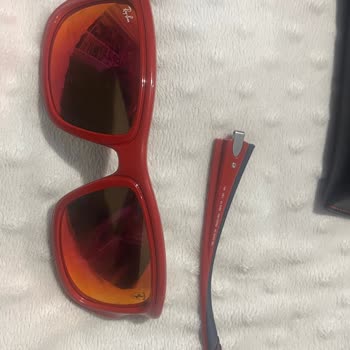 Boyner'den Aldığım Rayban Gözlüğün Kısa Sürede Sapları Ayrıldı Ve Kusur Yok Denildi