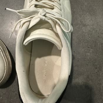 Bershka Ayakkabı Tabanının Aniden Kopması Ve Hızlı Çözüm Talebi