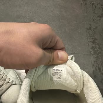 Bershka Ayakkabı Tabanının Aniden Kopması Ve Hızlı Çözüm Talebi