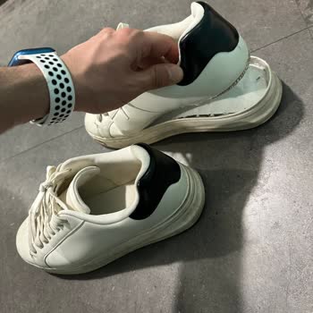 Bershka Ayakkabı Tabanının Aniden Kopması Ve Hızlı Çözüm Talebi